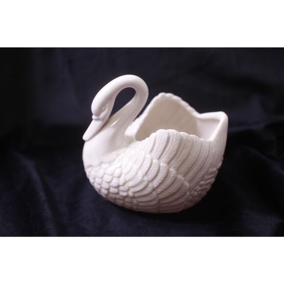 White Swan, Small Planter, Indoor Garden, Bird Figure, Decor, ~ 250729-WH 1338 - Picture 1 of 4